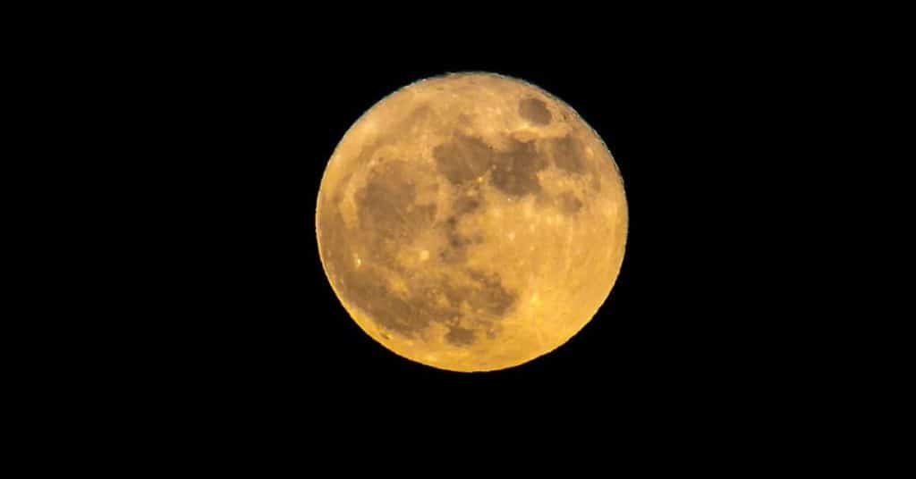 Penumbral Pictures of Lunar Eclipse