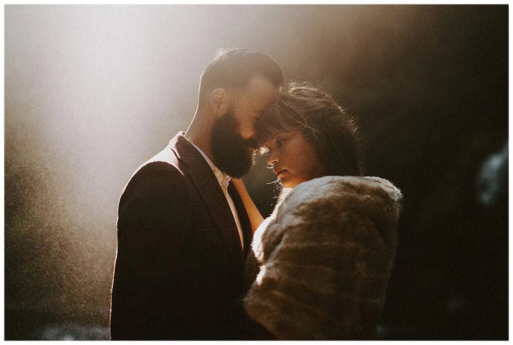 Romantic Editorial Panther Creek Falls Engagement Photos (5)